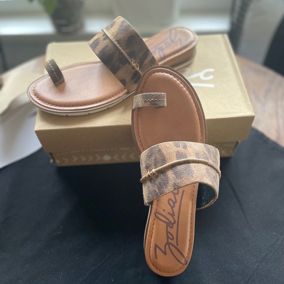 Zodiac Brown Leather Sandals ADELANTO Toe-Ring Design Leopard Print SIZE 8 MED - Picture 3 of 6